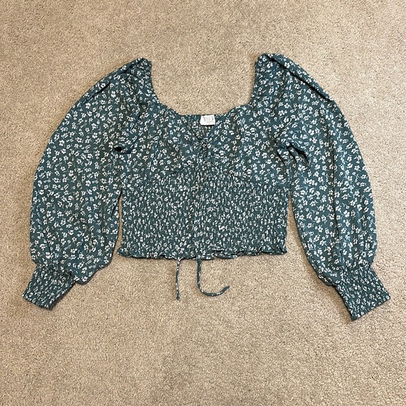 Sienna Sky smocked green floral bell sleeve blouse L - Picture 3 of 10